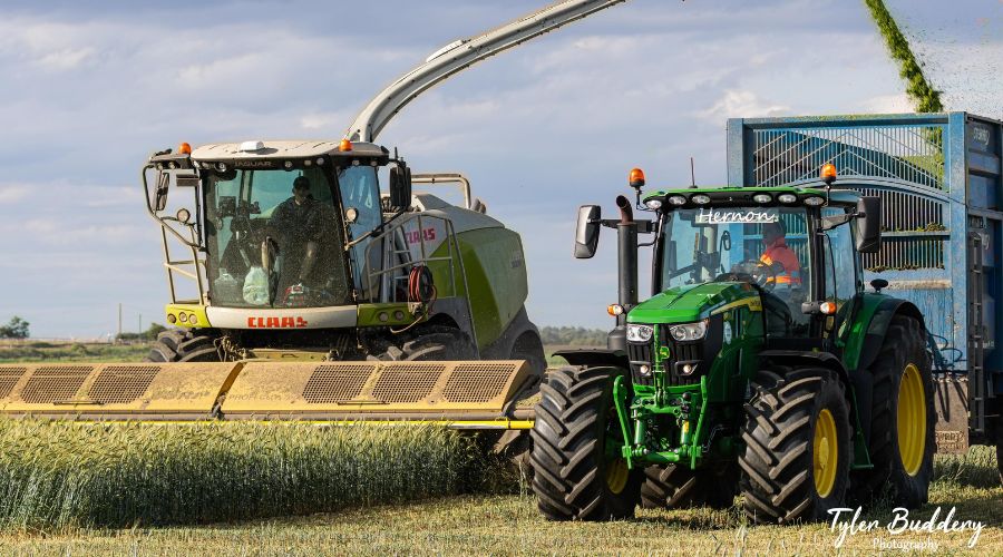 The Farmers Guide team brings you the latest harvest 2025 updates from across the UK. Stay with us for more as the season unfolds.