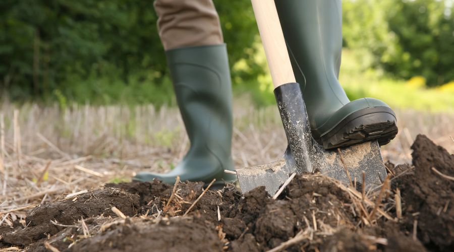 Agricultural contractors are planning to increase their service charges by almost 6% to reflect rising costs and inflation.