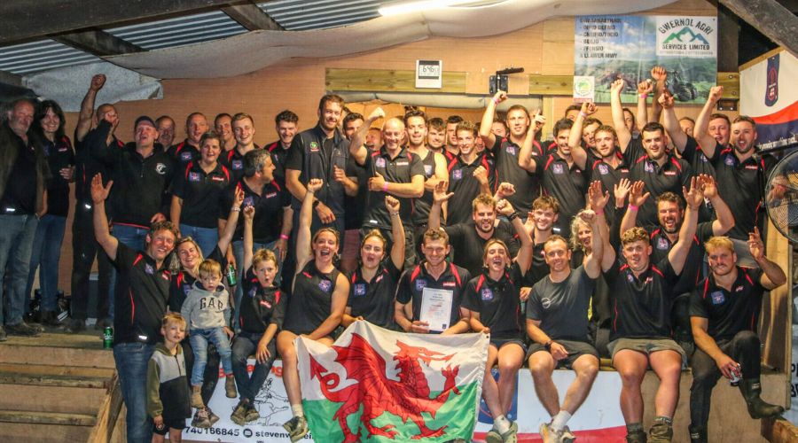 A 27-year-old Welsh shearer, Huw Jones, achieved a new eight-hour solo ewe shearing British record, after he sheared 663 ewes.