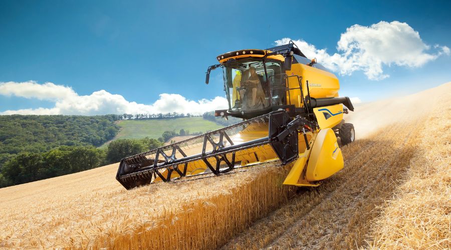 New Holland's CX and TC straw walker combines and compatible headers are updated for 2026 to make set-up easier and harvest more productive.